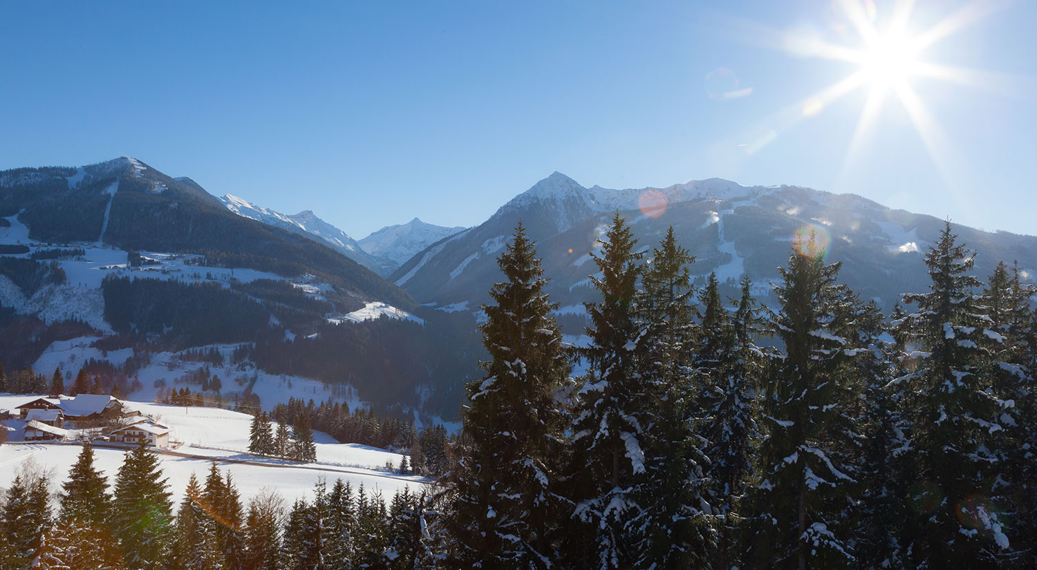 Blick auf die Planai, Hochwurzen und Reiteralm